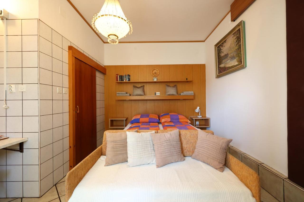 Apartments Pika คิร์ก ภายนอก รูปภาพ
